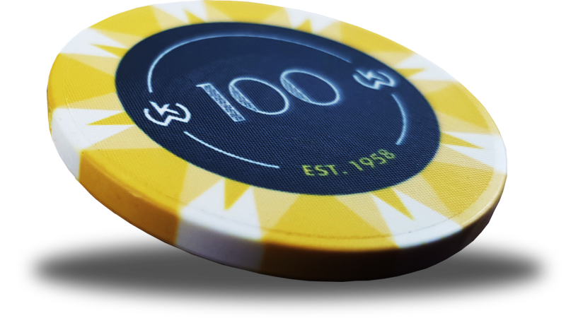 Individueller Keramik-Pokerchip in der Nahaufnahme