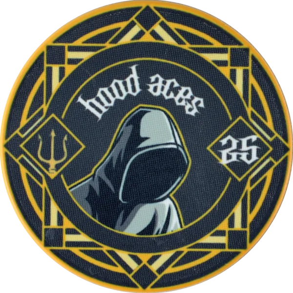 Individueller Pokerchip hood aces in Schwarz und Gold mit Kapuzenfigur und Dreizack, Wert 25