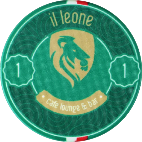 Pokerchip mit Logo der Café Lounge & Bar il leone, grün mit goldenem Löwenwappen, Wert 1